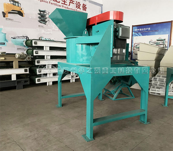 大型養(yǎng)雞場(chǎng)用新型立式粉碎機(jī)有哪些特點(diǎn)和優(yōu)勢(shì)？